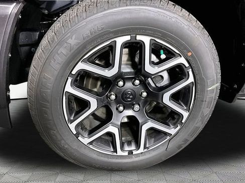 New 2026 RAM 1500 Laramie AWD/4WD image 13