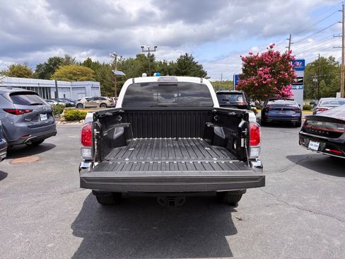 Used 2023 Toyota Tacoma TRD Off-Road w/ Black Out Package (TMS) AWD/4WD image 14