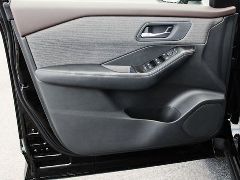 Certified 2022 Nissan Rogue SV image 16