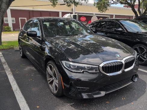 Used 2022 BMW 330i Sedan w/ Premium Package RWD image 2