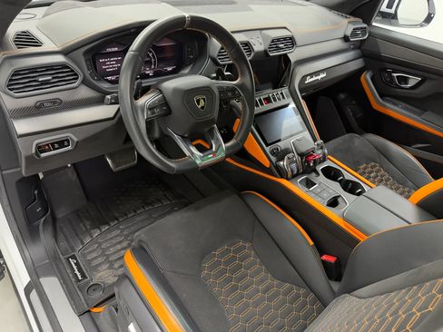 Used 2022 Lamborghini Urus AWD/4WD image 58