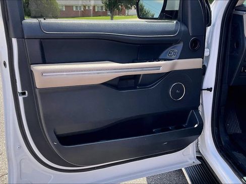 Used 2022 Ford Expedition Limited RWD image 23