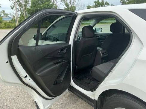 Used 2020 Chevrolet Equinox LT FWD image 16