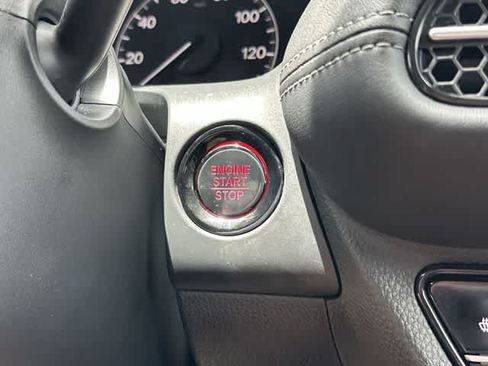 Used 2025 Honda HR-V EX-L image 11