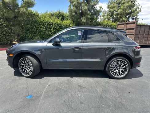 Used 2020 Porsche Macan Turbo AWD/4WD image 3