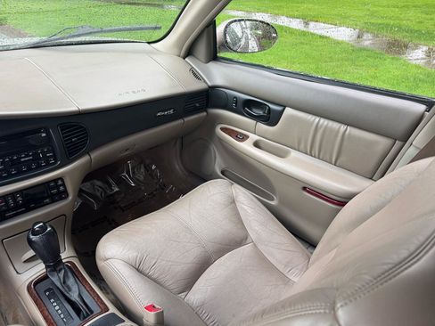 Used 2002 Buick Regal LS w/ LS Premium Pkg image 20
