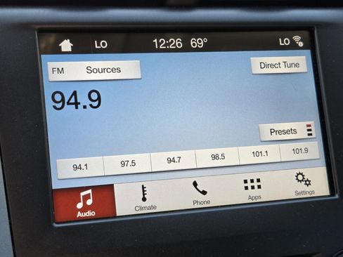 Used 2018 Ford Fusion SE w/ Fusion SE Technology Package image 15