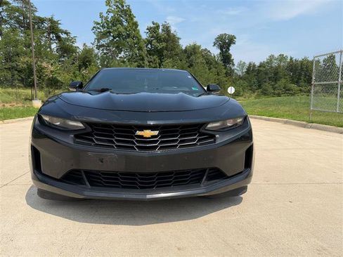 Used 2021 Chevrolet Camaro LT RWD image 8