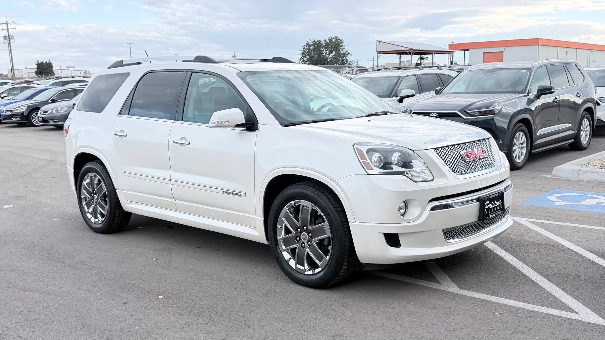 Used 2012 GMC Acadia Denali AWD/4WD image 4