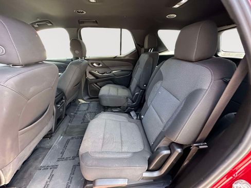 Used 2023 Chevrolet Traverse LT FWD image 31