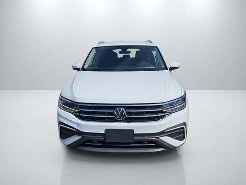 Used 2024 Volkswagen Tiguan SE FWD image 4
