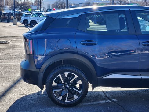 Used 2025 Nissan Kicks SV image 6