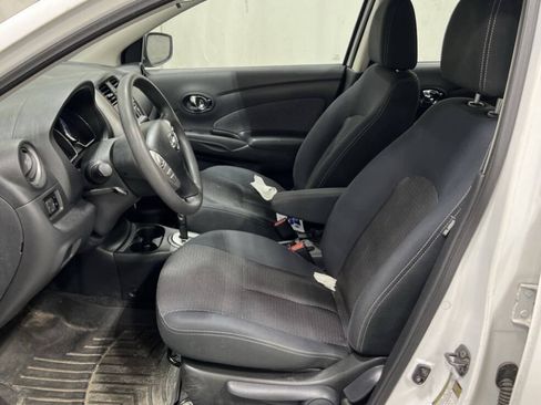 Used 2015 Nissan Versa SV w/ SV Appearance Package FWD image 6