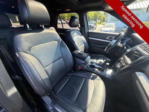 Used 2017 Ford Explorer XLT w/ Equipment Group 202A AWD/4WD image 44