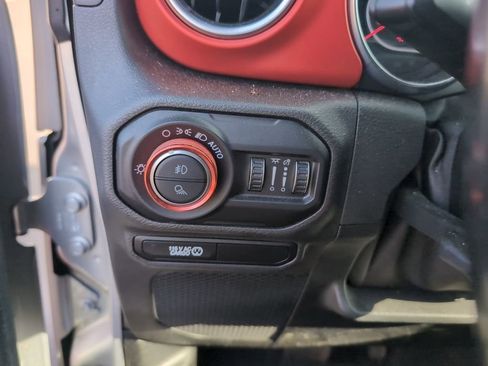 Used 2020 Jeep Gladiator Rubicon image 26