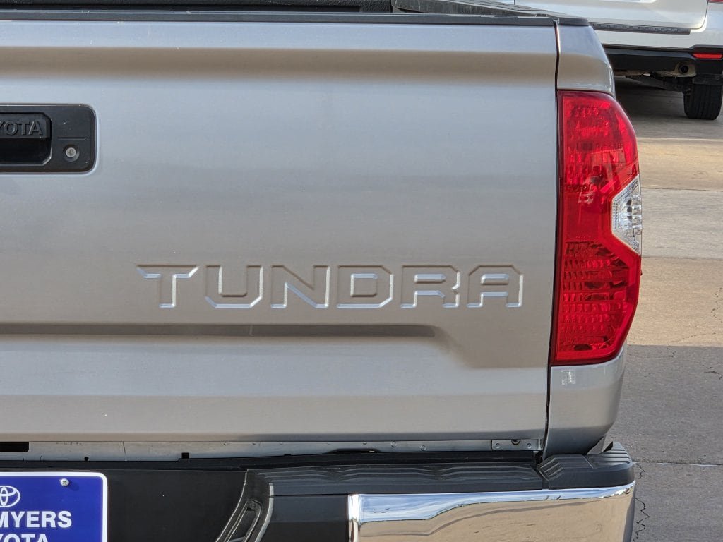 Used 2017 Toyota Tundra SR5 w/ SR5 Upgrade Package RWD image 9