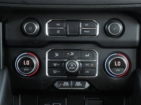 Used 2021 Chevrolet Suburban LS w/ Driver Alert Package image 30