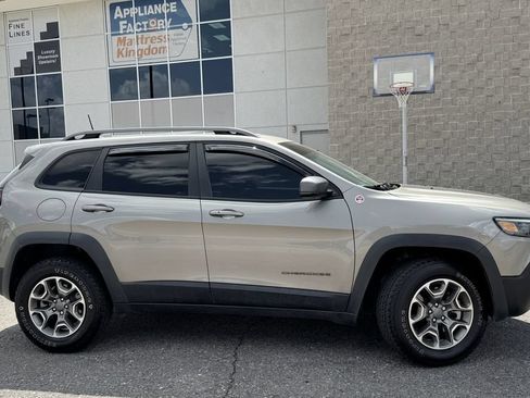 Used 2021 Jeep Cherokee Trailhawk AWD/4WD image 5