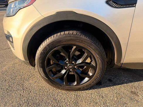 Used 2017 Land Rover Discovery Sport HSE image 13