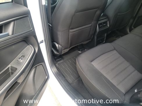 Used 2024 Ford Edge SE AWD/4WD image 13