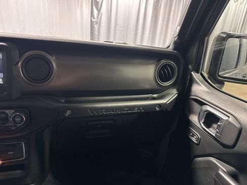 Used 2019 Jeep Wrangler Unlimited Sport S image 17
