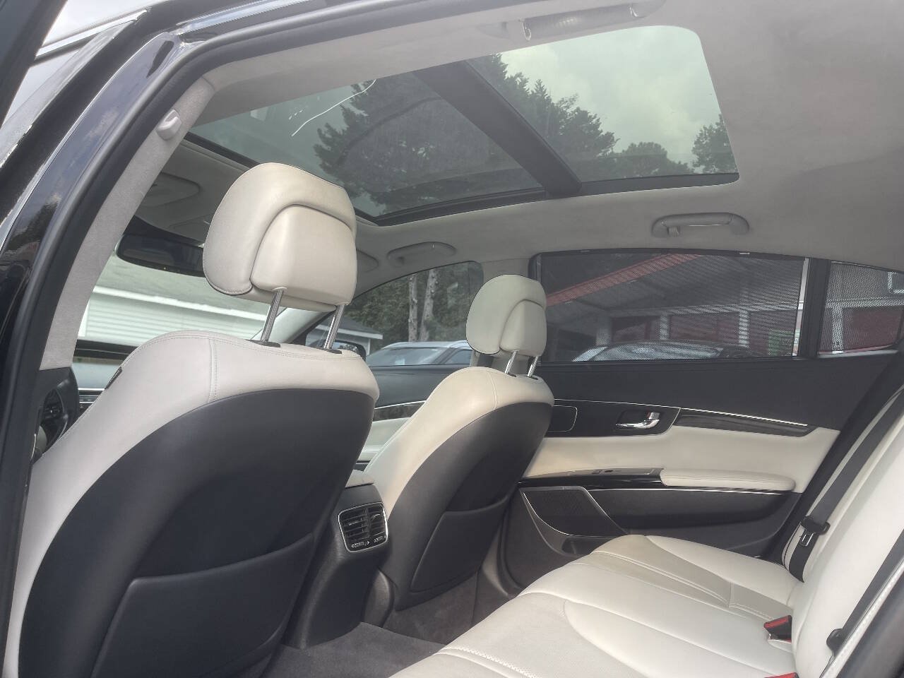 Used 2015 Kia K900 Luxury RWD image 23