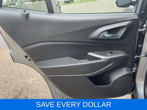 Used 2024 Chevrolet Trax LS FWD image 15