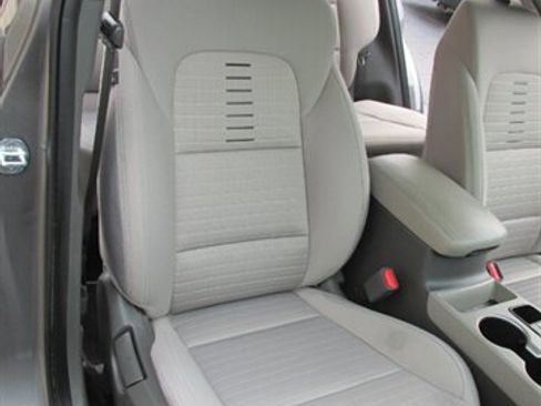 Used 2018 Kia Sportage LX w/ LX Technology Package image 19