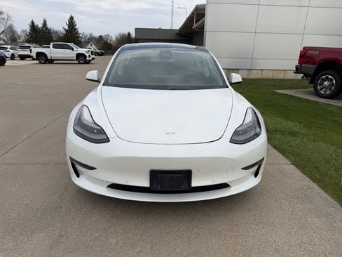 Used 2021 Tesla Model 3 Standard Range Plus image 2