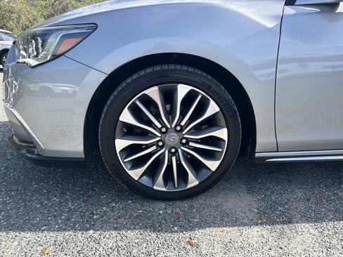 Used 2018 Acura RLX w/ Technology Package FWD image 10