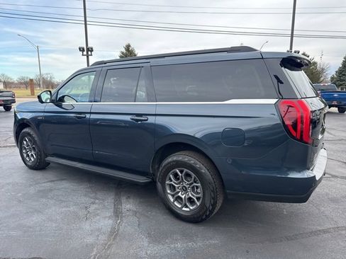 Used 2025 Ford Expedition Max XL image 3