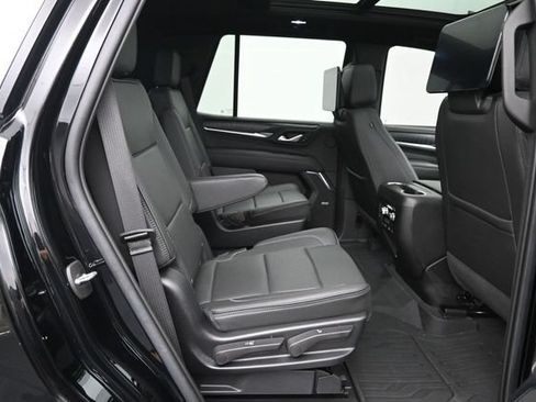 Used 2022 GMC Yukon Denali w/ Denali Ultimate Package AWD/4WD image 13