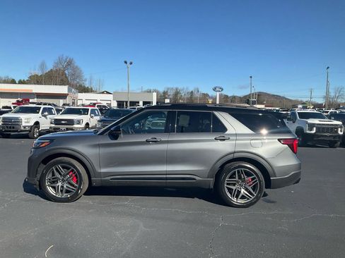 New 2026 Ford Explorer ST AWD/4WD image 8