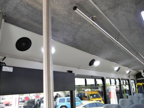 Used 2017 Ford F550 2WD Regular Cab Super Duty image 32