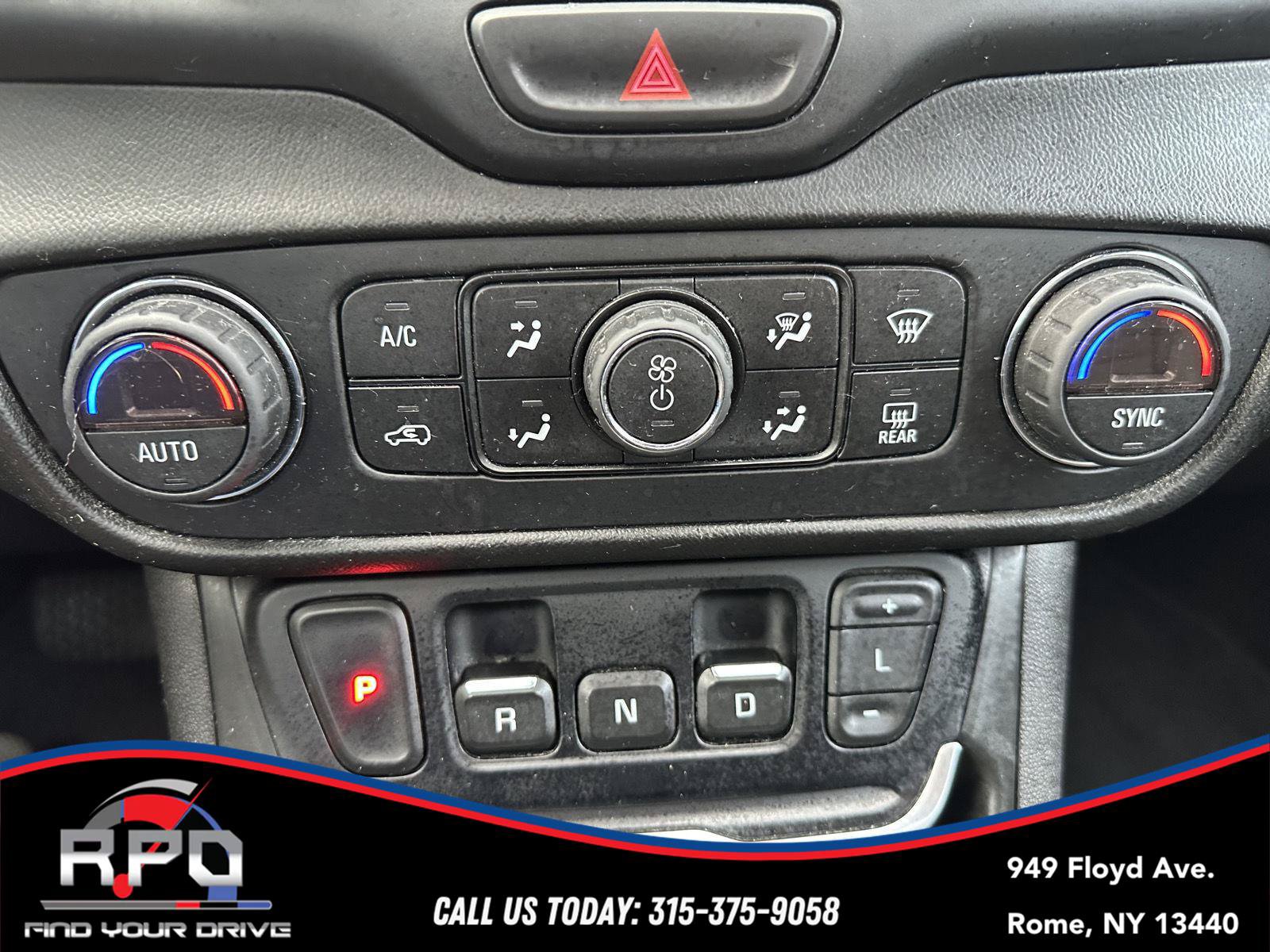 Used 2018 GMC Terrain SLT w/ Preferred Package AWD/4WD image 14