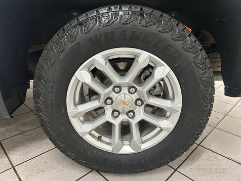 Certified 2025 Chevrolet Silverado 1500 LT image 19