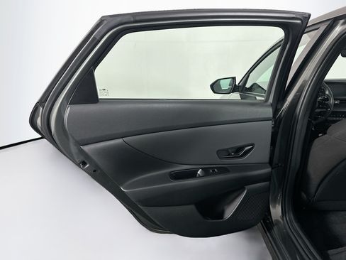 Used 2025 Hyundai Elantra Sport FWD image 25