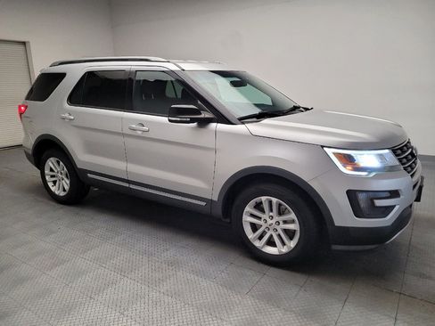 Used 2016 Ford Explorer XLT w/ Equipment Group 201A FWD image 11