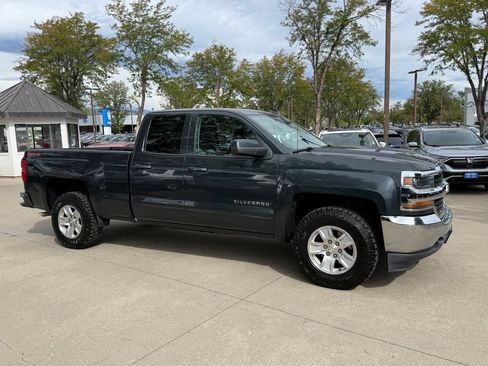 Used 2018 Chevrolet Silverado 1500 LT AWD/4WD image 3