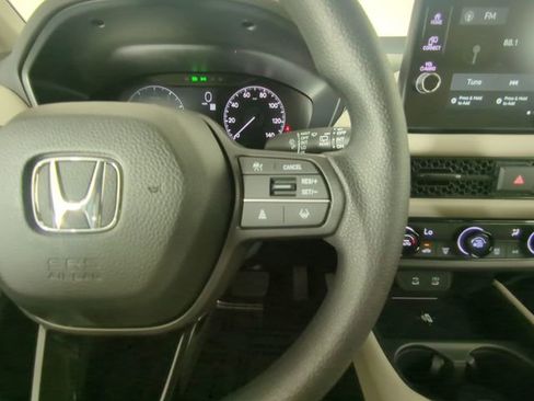 New 2026 Honda HR-V LX image 39