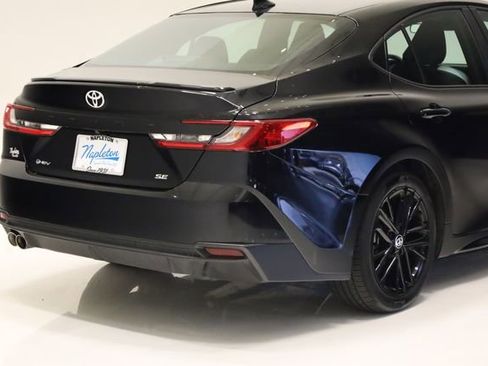 Used 2025 Toyota Camry SE FWD image 7