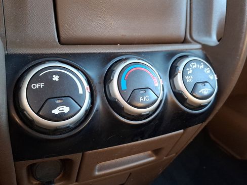 Used 2004 Honda CR-V LX image 15