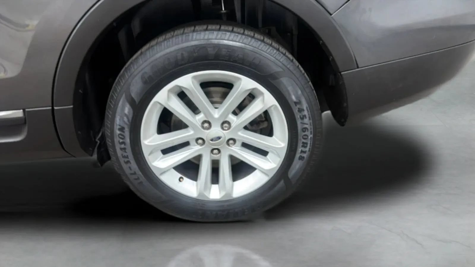 Used 2015 Ford Explorer XLT FWD image 25
