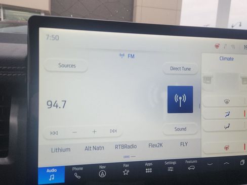 Used 2024 Ford Expedition XLT image 15