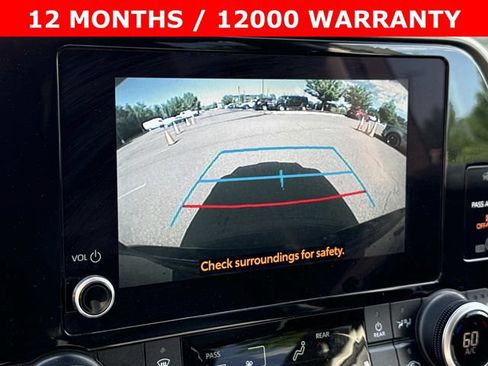 Used 2023 Toyota Highlander XLE AWD/4WD image 21