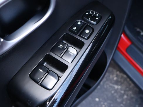 Used 2015 Kia Soul ! w/ Sun & Sound Package FWD image 7