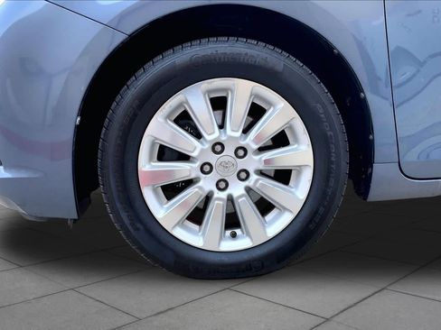 Used 2015 Toyota Sienna LE AWD/4WD image 11
