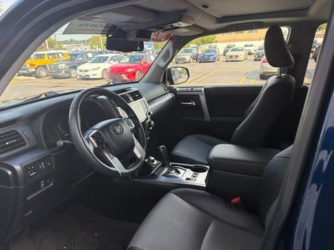 Used 2022 Toyota 4Runner SR5 Premium w/ Moonroof Package AWD/4WD image 5