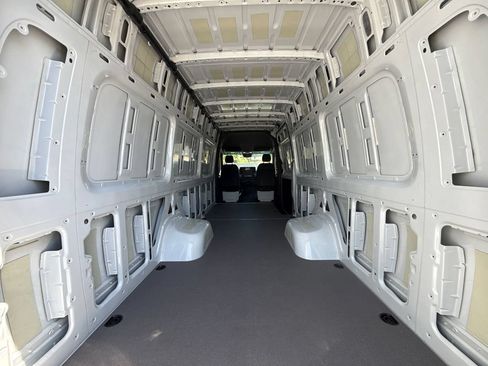 Used 2024 Mercedes-Benz Sprinter 3500 image 26