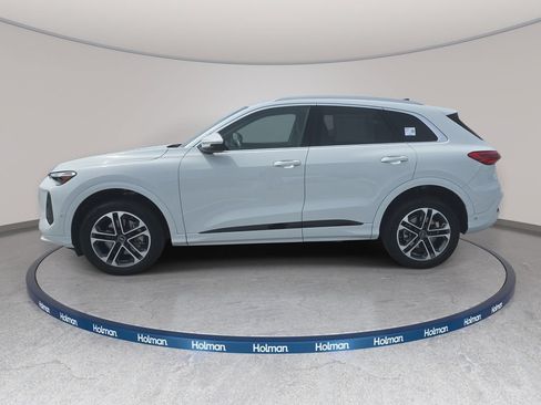 Certified 2025 Audi Q5 Premium w/ Convenience Package AWD/4WD image 8